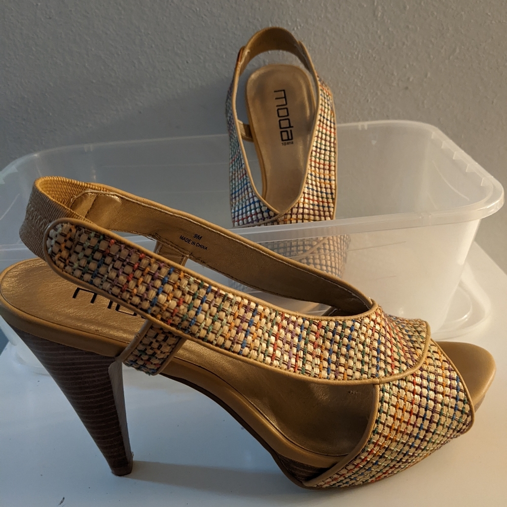 Woven multicolor heel